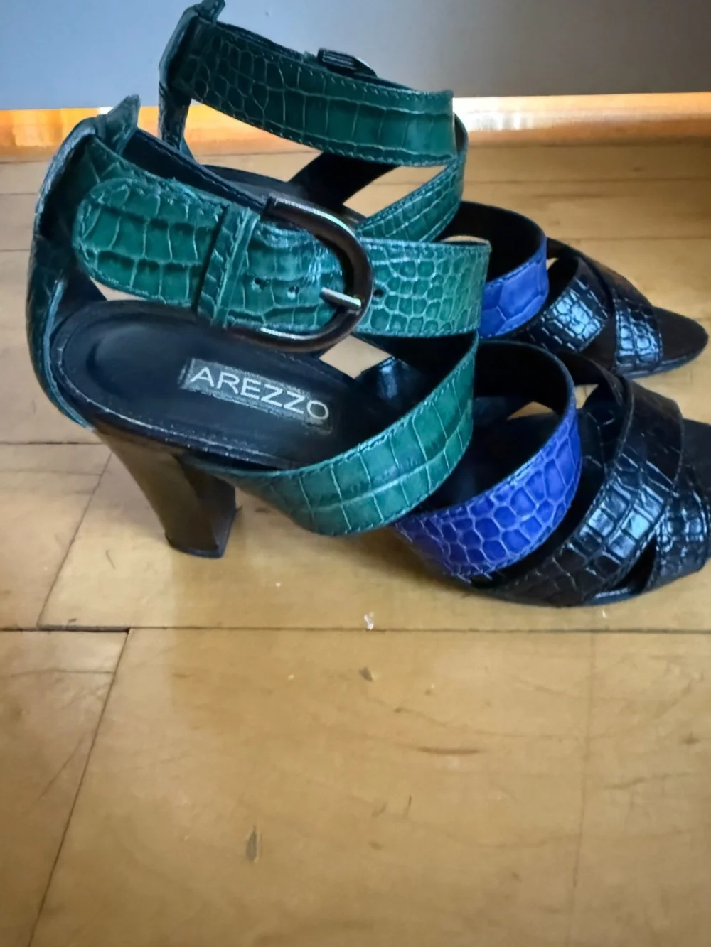 Arezzo croc embossed